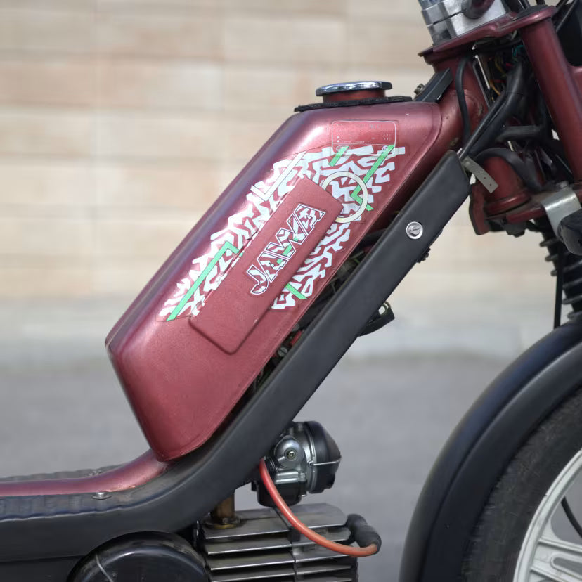 What kind of 2 stroke oil should I use for the Babetta ?