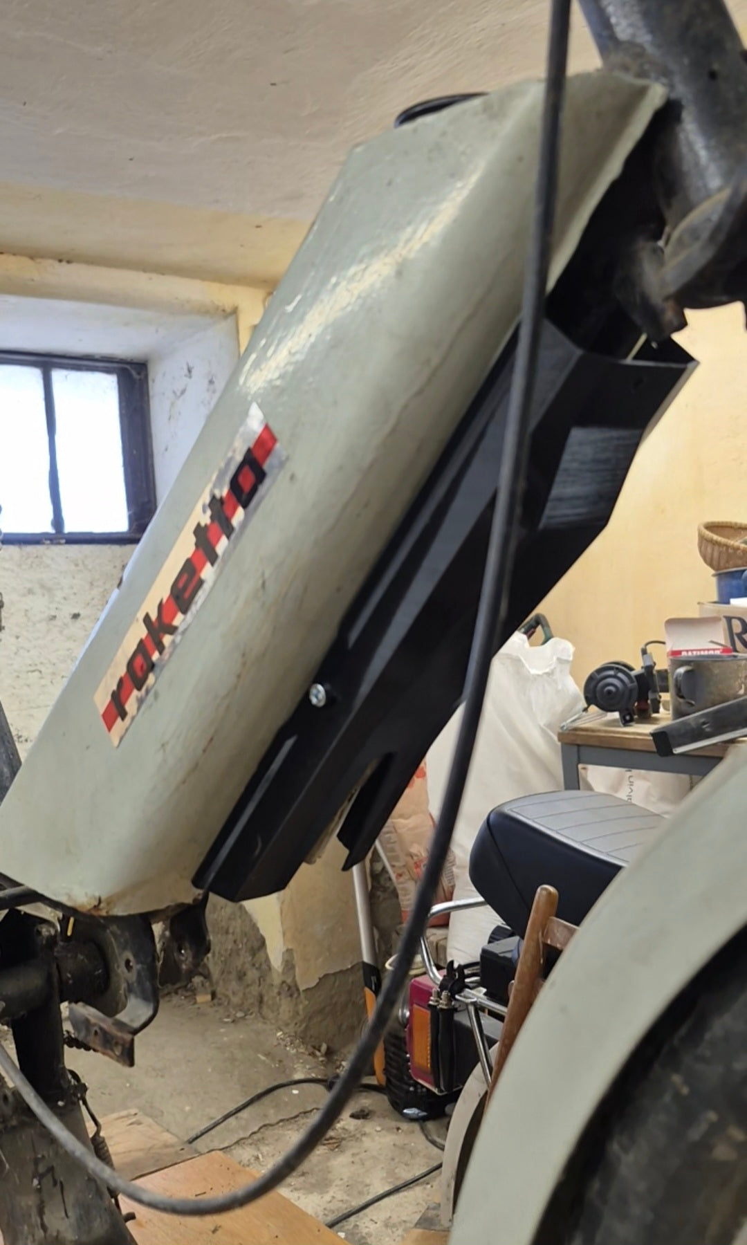 Kryt pod nádrž B207