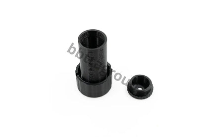 Pump cap with oil measuring cup